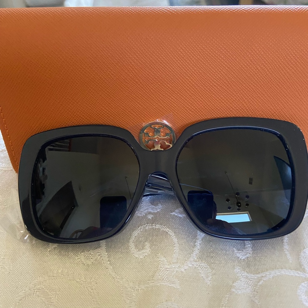 Tory Burch Navy Glasses with Gold Accent
